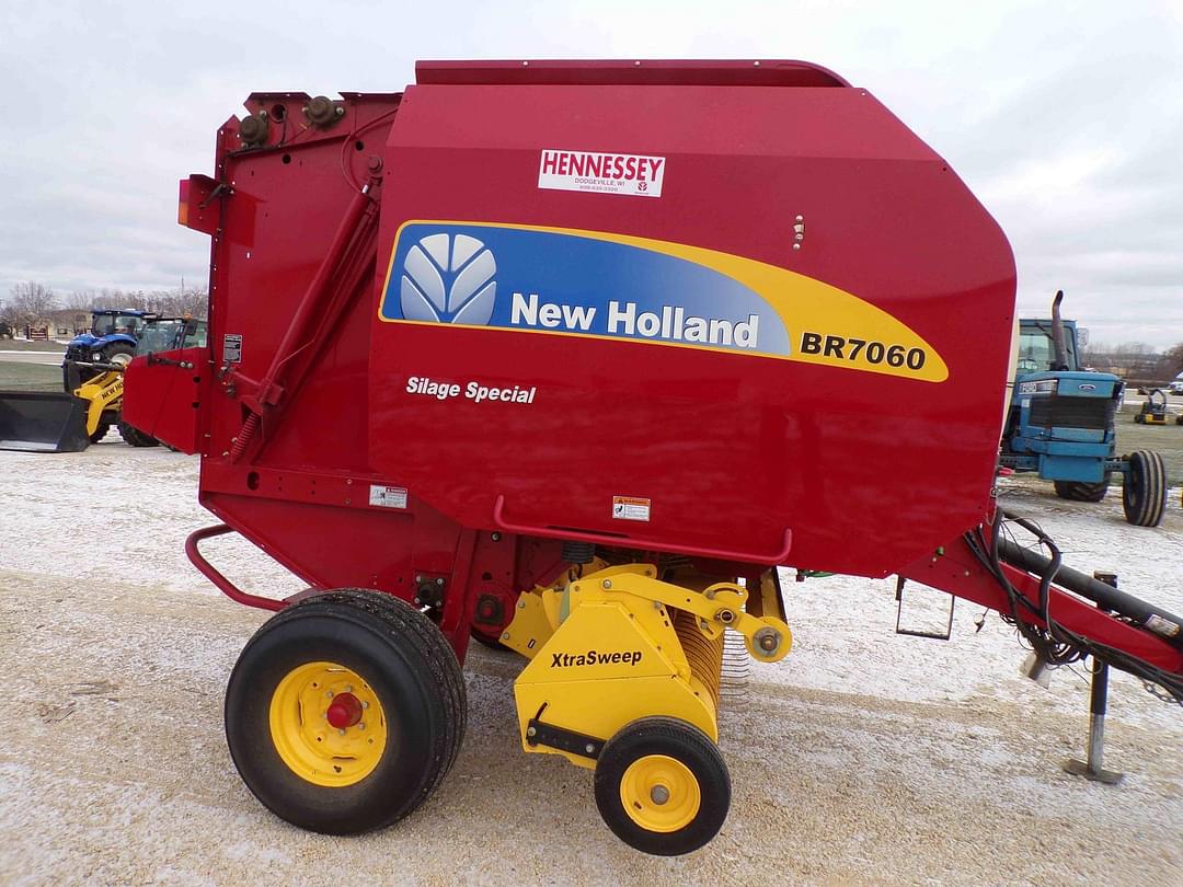 Image of New Holland BR7060 Primary image