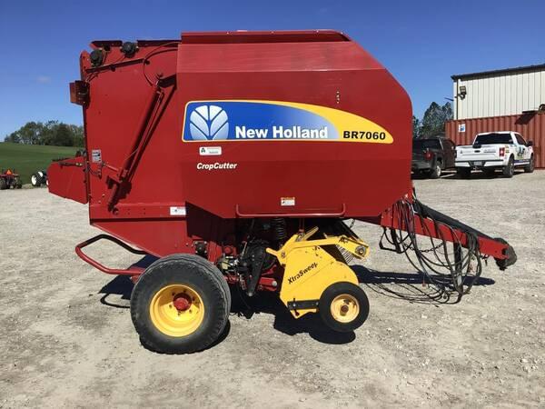 Image of New Holland BR7060 equipment image 2