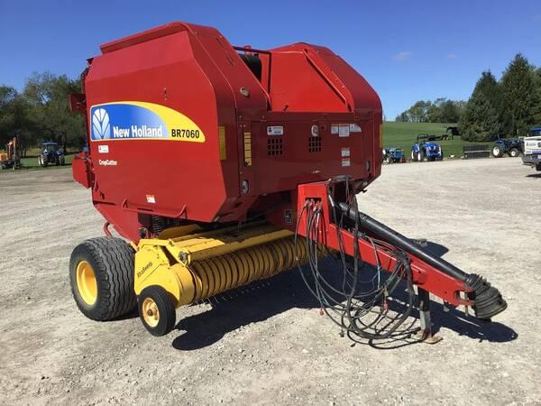 Image of New Holland BR7060 CropCutter equipment image 1