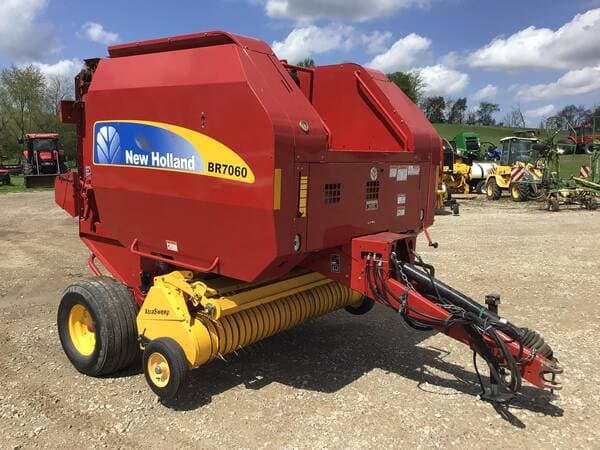Image of New Holland BR7060 Primary image