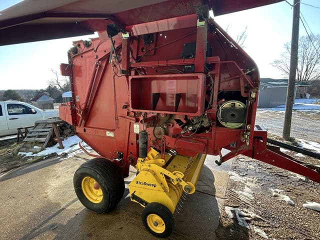 Image of New Holland BR7060 equipment image 3