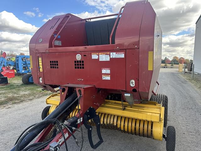 Image of New Holland BR7060 CropCutter equipment image 3