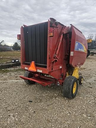 Image of New Holland BR7060 equipment image 2