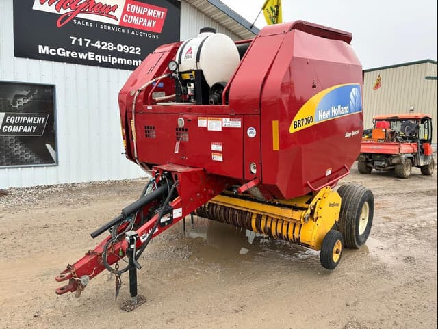 Image of New Holland BR7060 equipment image 1