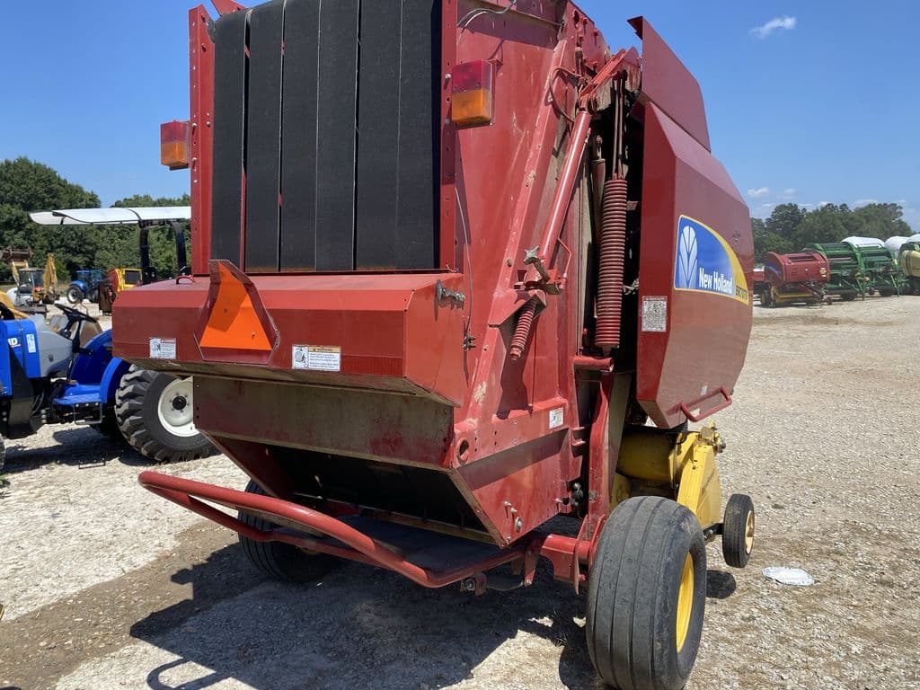 Image of New Holland BR7070 Image 1