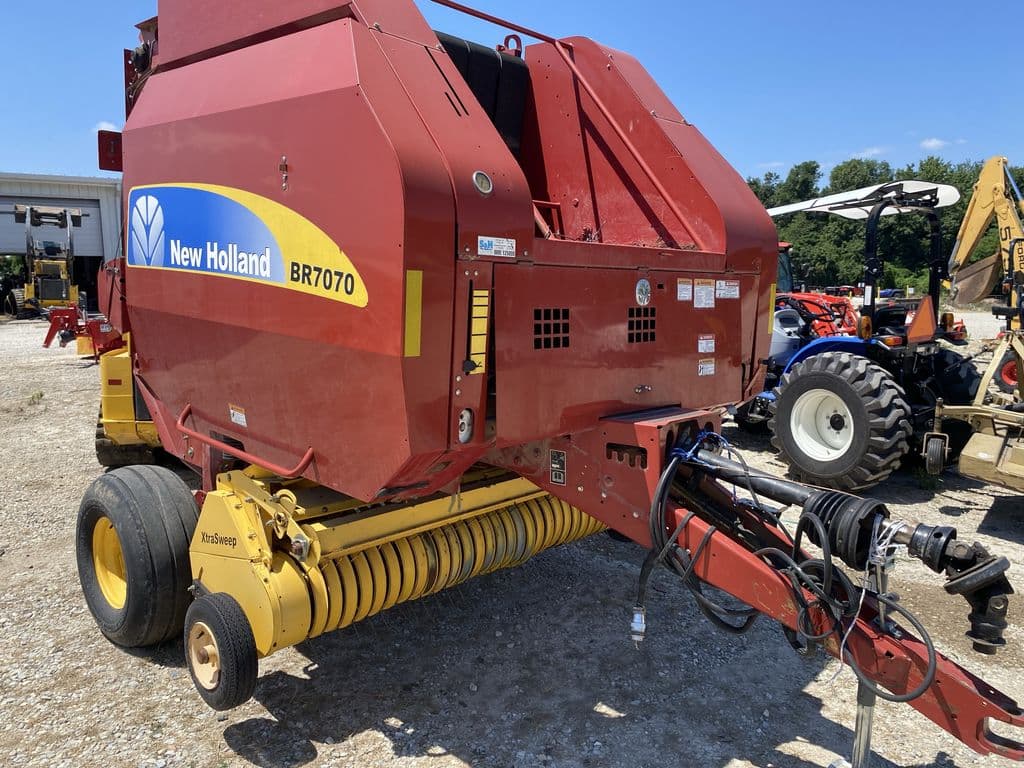 Image of New Holland BR7070 Primary image