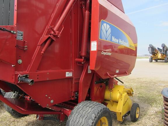 Image of New Holland BR7070 equipment image 3