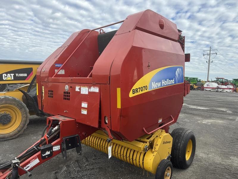 Image of New Holland BR7070 Primary image