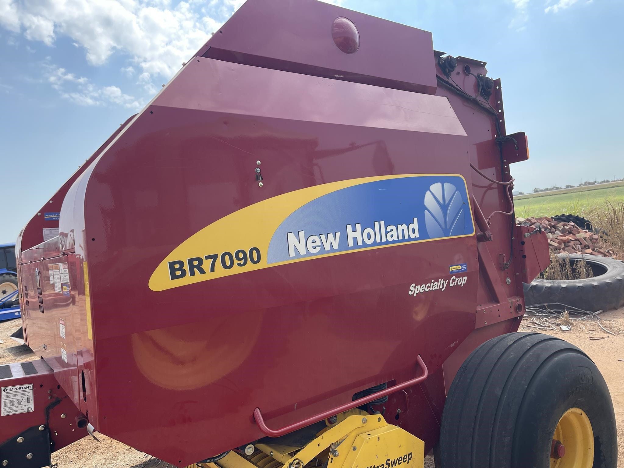 2013 New Holland BR7090 Specialty Crop Equipment Image0