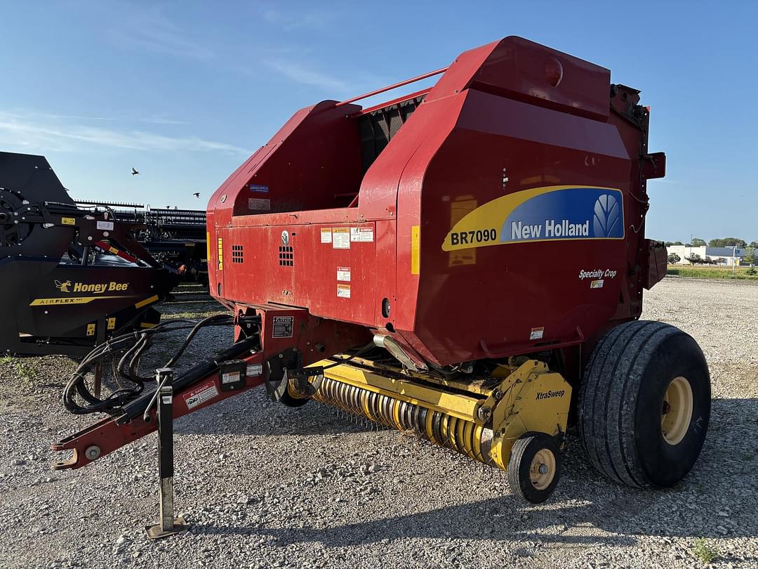 Image of New Holland BR7090 Primary image