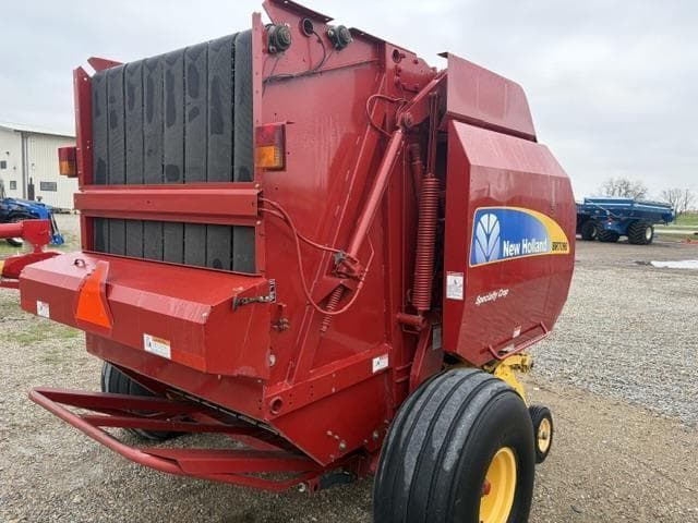 Image of New Holland BR7090 equipment image 4