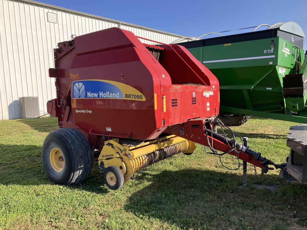Image of New Holland BR7090 Primary image