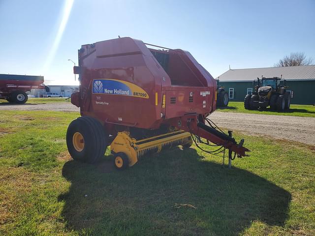 Image of New Holland BR7090 equipment image 1