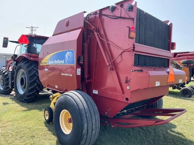 Image of New Holland BR7090 Specialty Crop equipment image 1