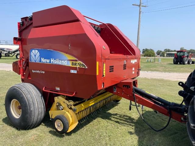 Image of New Holland BR7090 Specialty Crop equipment image 3