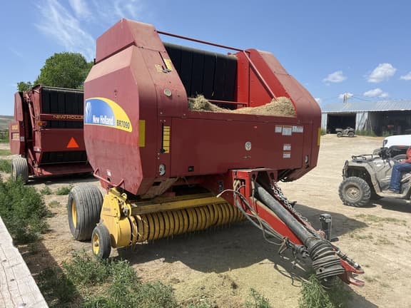 Image of New Holland BR7090 equipment image 1