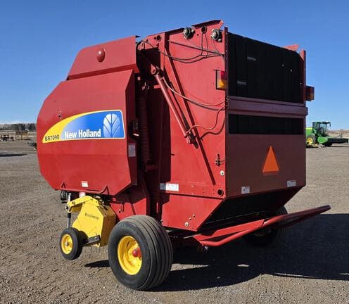 Image of New Holland BR7090 equipment image 2