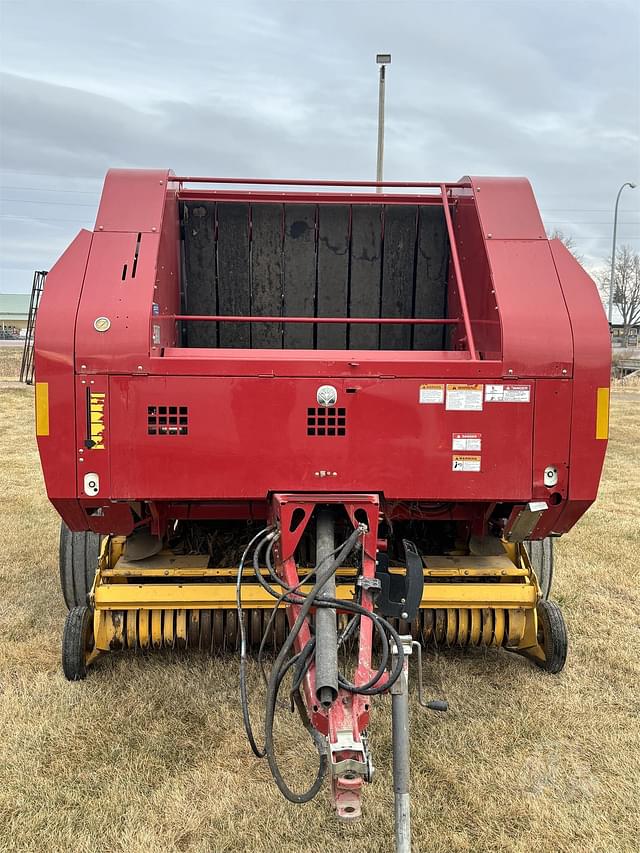 Image of New Holland BR7090 Specialty Crop equipment image 1