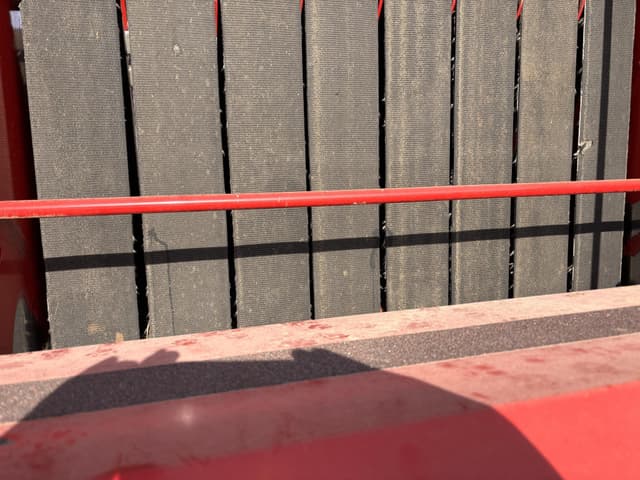 Image of New Holland BR7090 equipment image 3