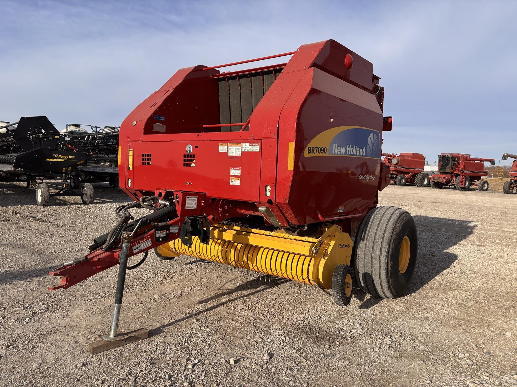 2013 New Holland BR7090 Equipment Image0