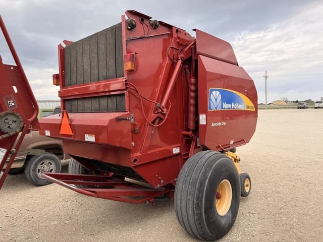 Image of New Holland BR7090 equipment image 4