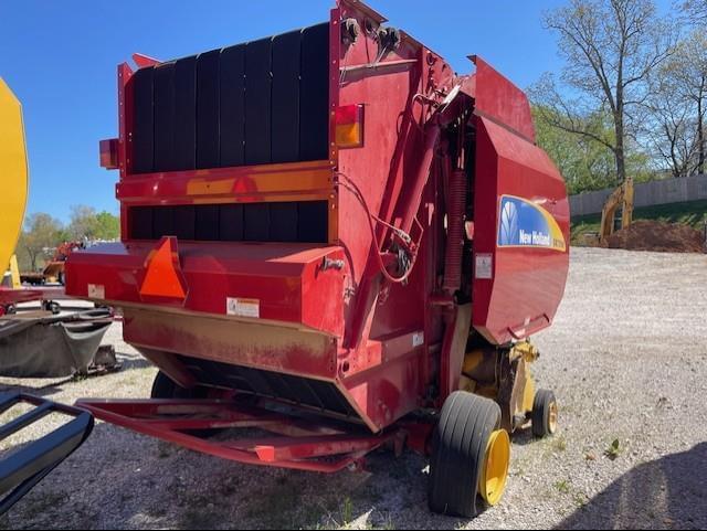 Image of New Holland BR7090 equipment image 3