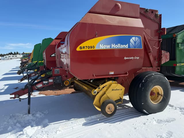 Image of New Holland BR7090 equipment image 4