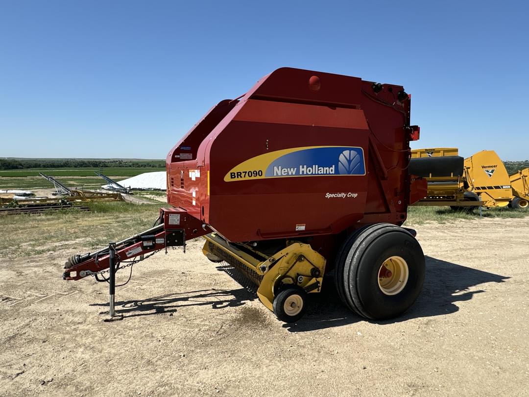 Image of New Holland BR7090 Primary image