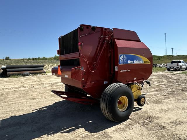 Image of New Holland BR7090 equipment image 4