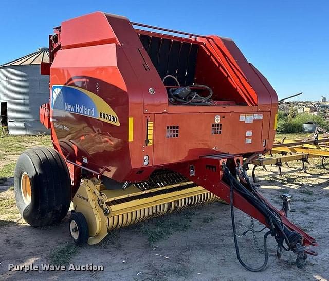 Image of New Holland BR7090 Specialty Crop equipment image 2