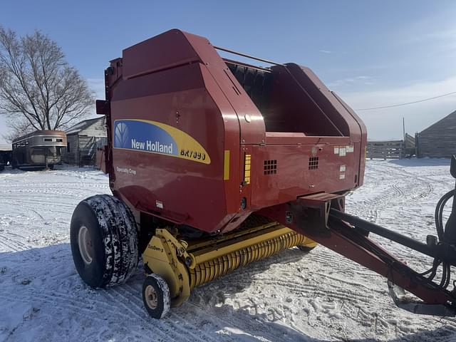 Image of New Holland BR7090 equipment image 4