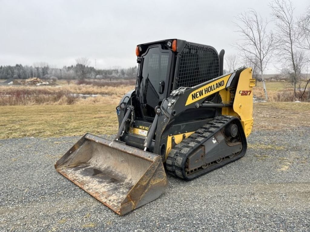 2013 New Holland C227 Equipment Image0