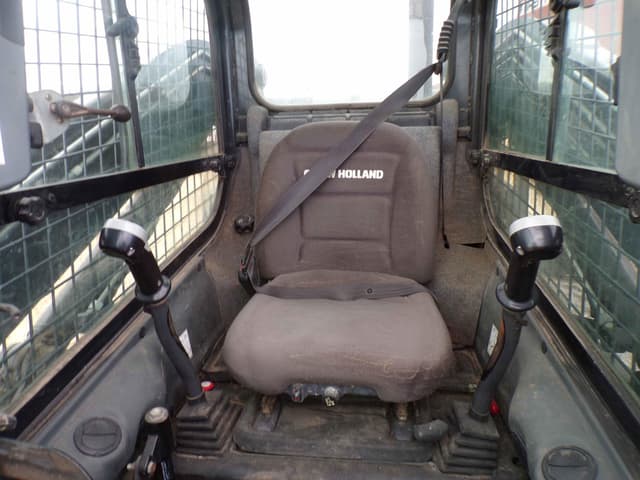 Image of New Holland C232 equipment image 3