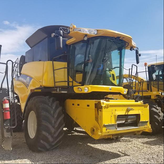 Image of New Holland CR6090 equipment image 1