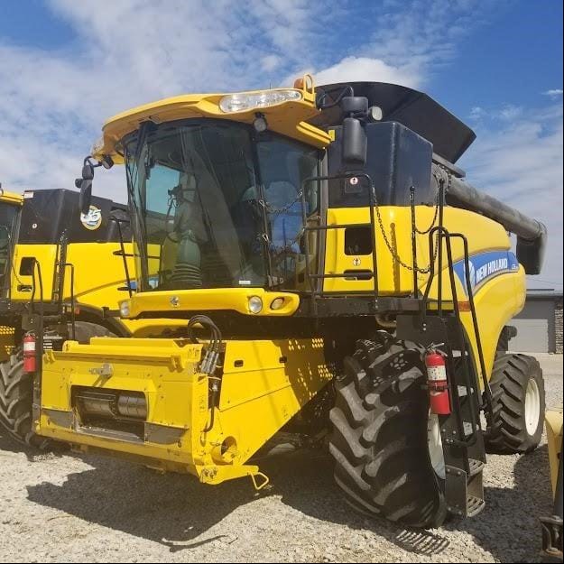 2013 New Holland CR6090 Equipment Image0