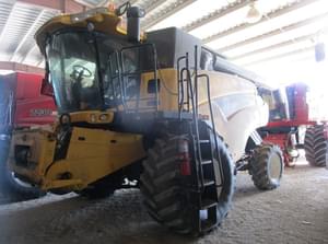 2013 New Holland CR6090 Image