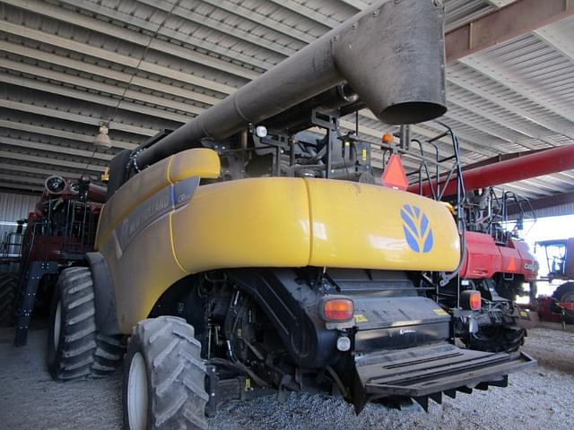 Image of New Holland CR6090 equipment image 1