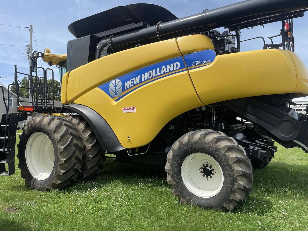 Image of New Holland CR7090 Primary image