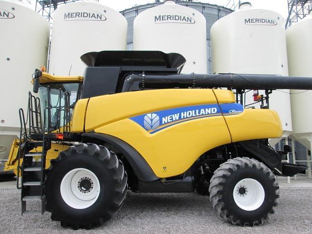 Image of New Holland CR8080 equipment image 2