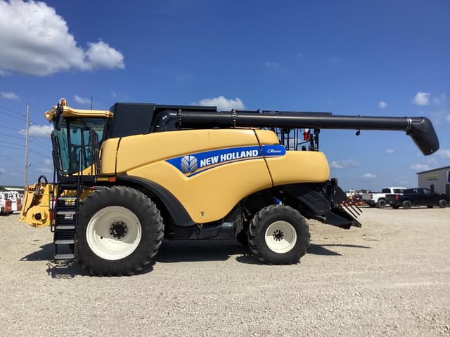 Image of New Holland CR8090 equipment image 1