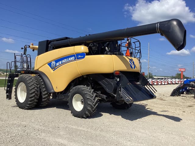 Image of New Holland CR8090 equipment image 2