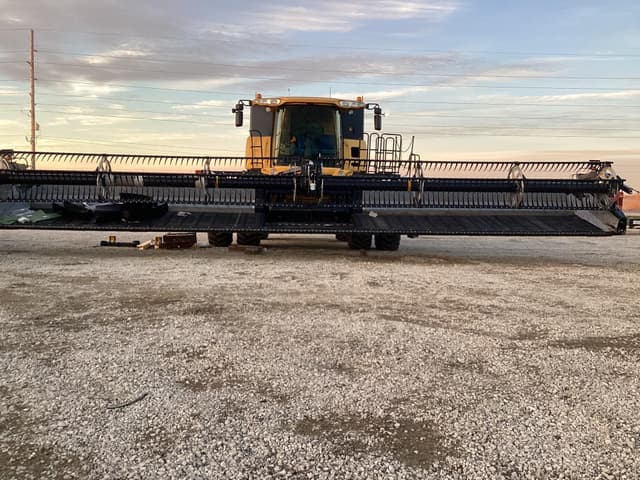 Image of New Holland CR8090 equipment image 3