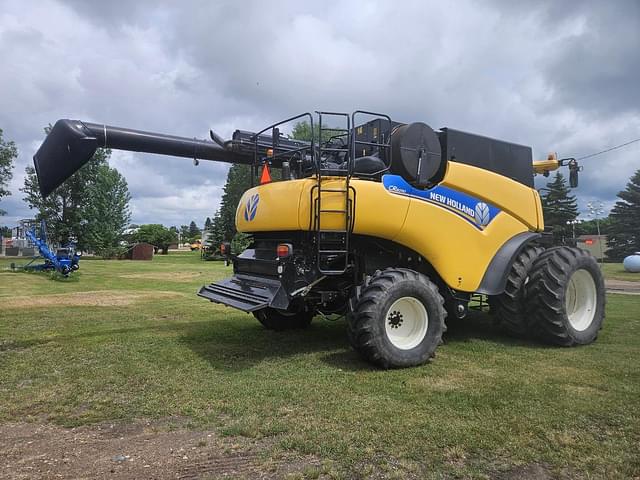 Image of New Holland CR8090 equipment image 3