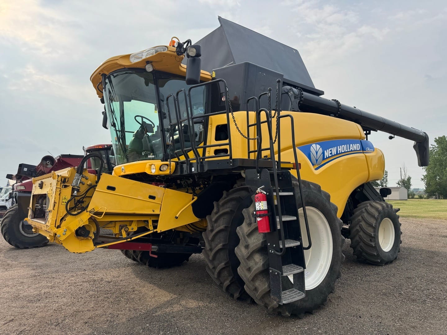 2013 New Holland CR8090 Equipment Image0