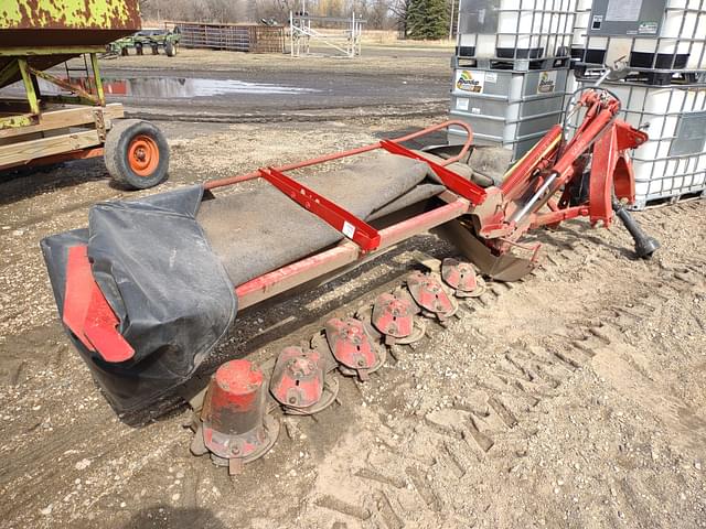 Image of New Holland H6740 equipment image 2