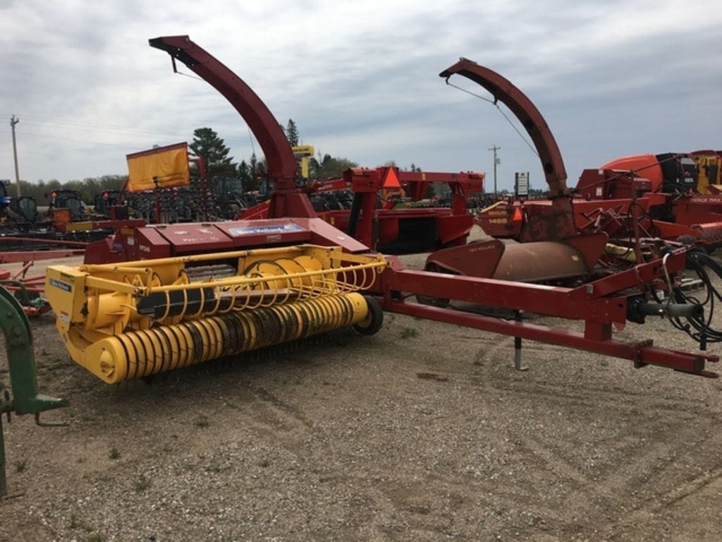 2013 New Holland FP240 Equipment Image0