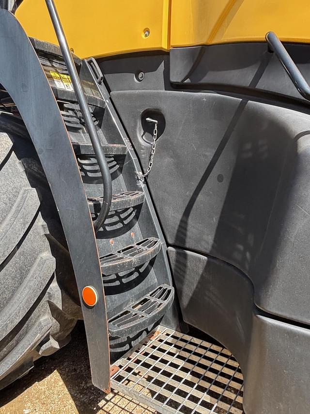 Image of New Holland FR600 equipment image 3