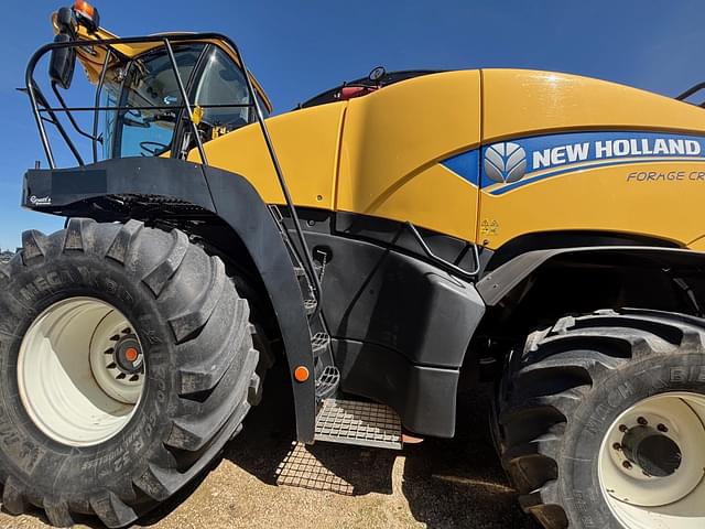 Image of New Holland FR600 equipment image 2