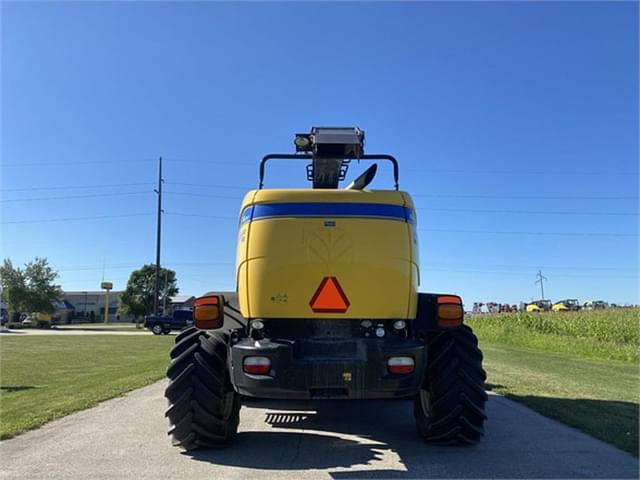 Image of New Holland FR600 equipment image 3