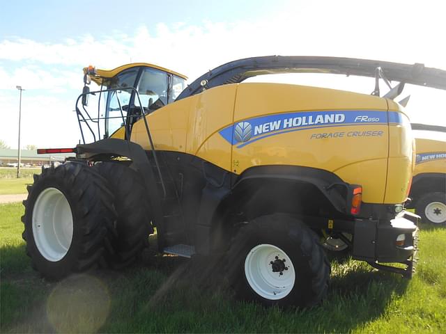 Image of New Holland FR850 equipment image 4